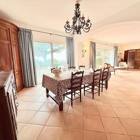 Alba, Sejour En Bord De *