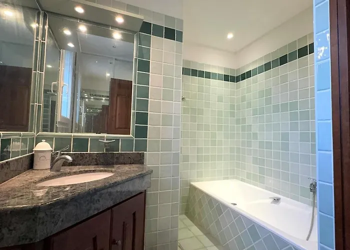 Alba, Sejour En Bord De *